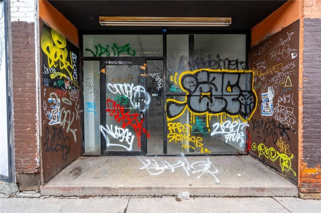 135 James Street N 2 Property Photo 7