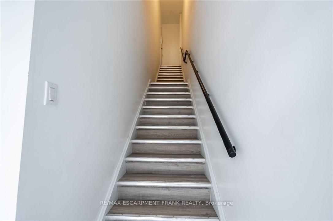 135 James Street N 2 Property Photo 10