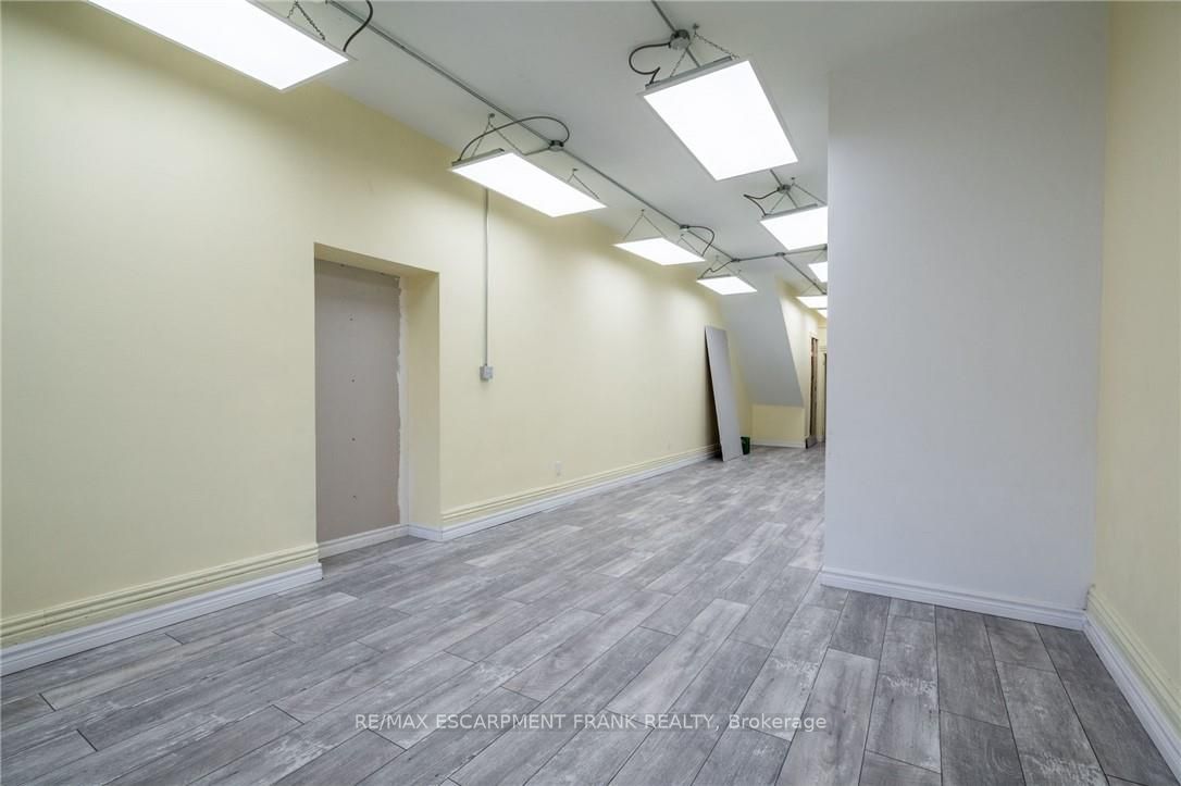 135 James Street N 2 Property Photo 16