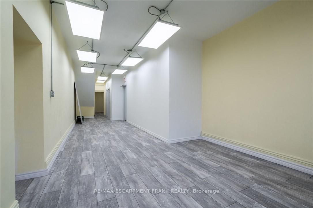 135 James Street N 2 Property Photo 17