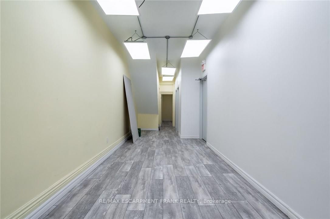 135 James Street N 2 Property Photo 18