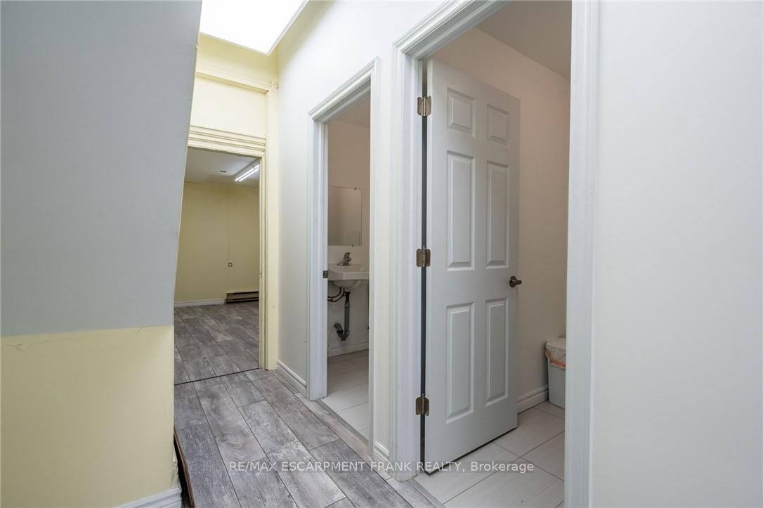 135 James Street N 2 Property Photo 19