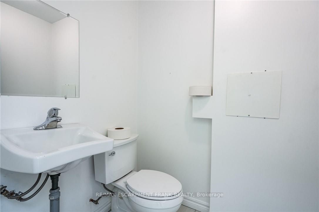 135 James Street N 2 Property Photo 21