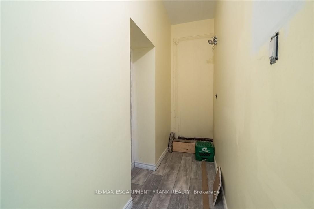 135 James Street N 2 Property Photo 24