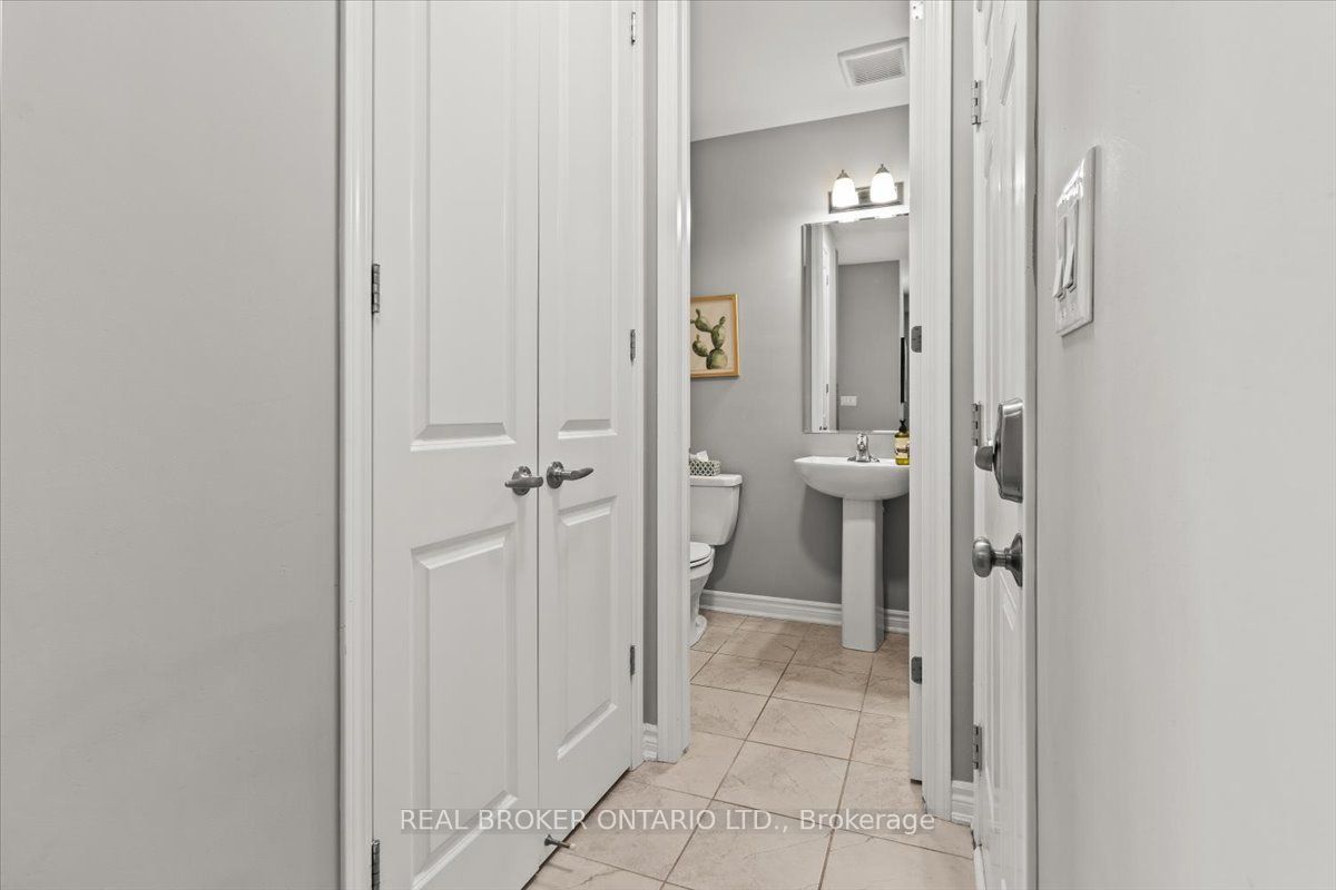 100 Celano Drive Property Photo 10