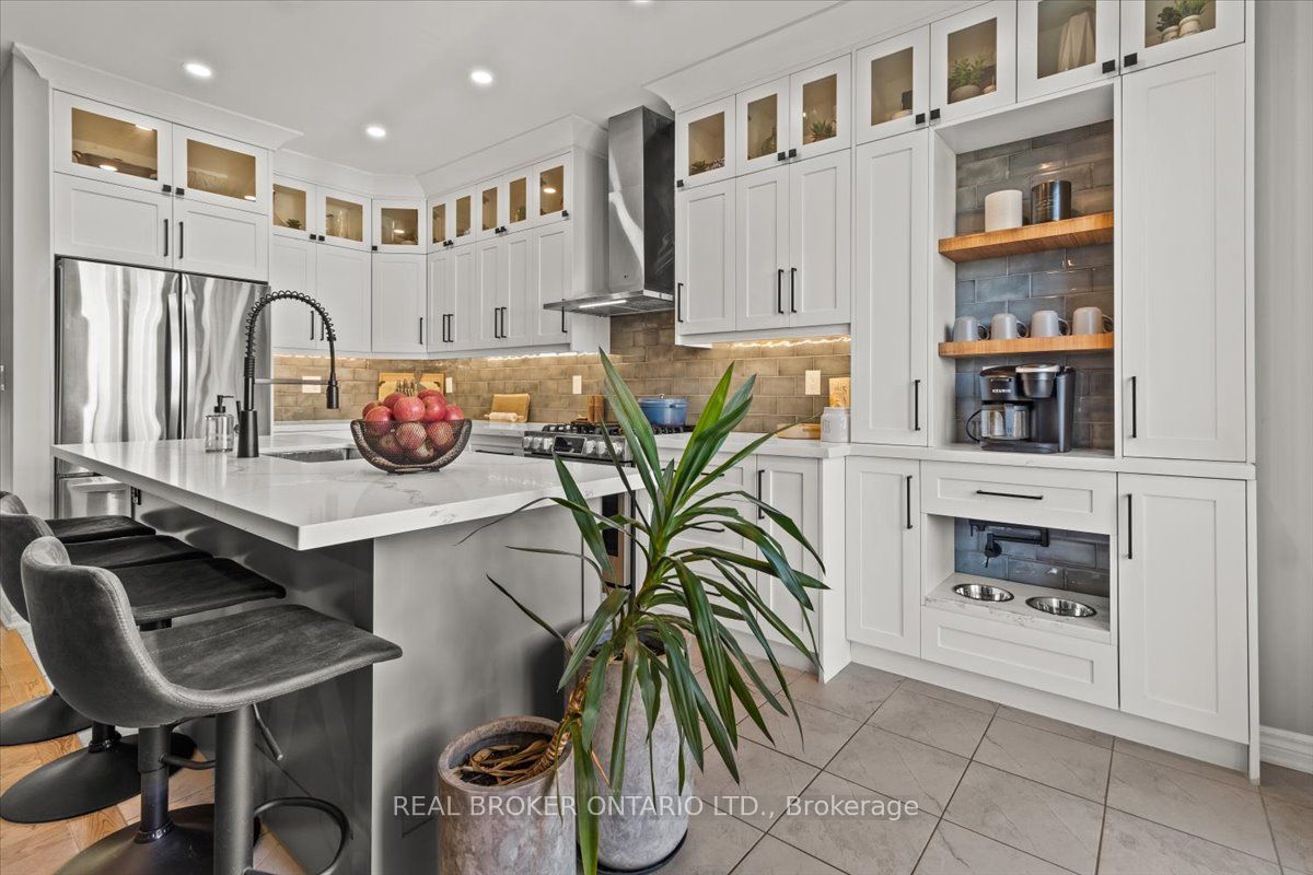 100 Celano Drive Property Photo 14