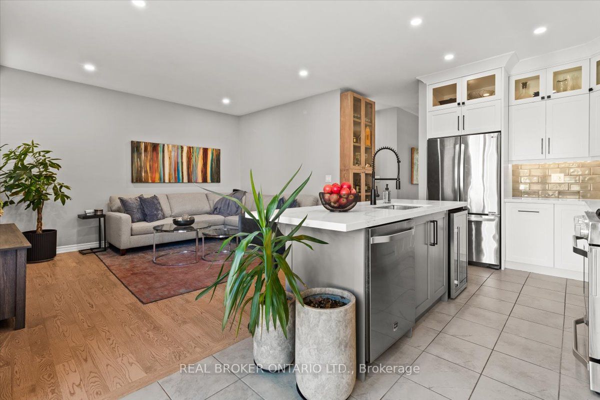 100 Celano Drive Property Photo 16