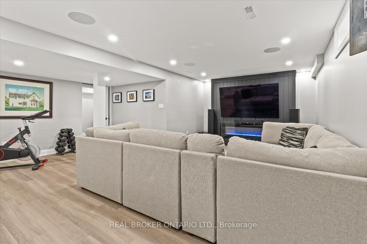 100 Celano Drive Property Photo 41