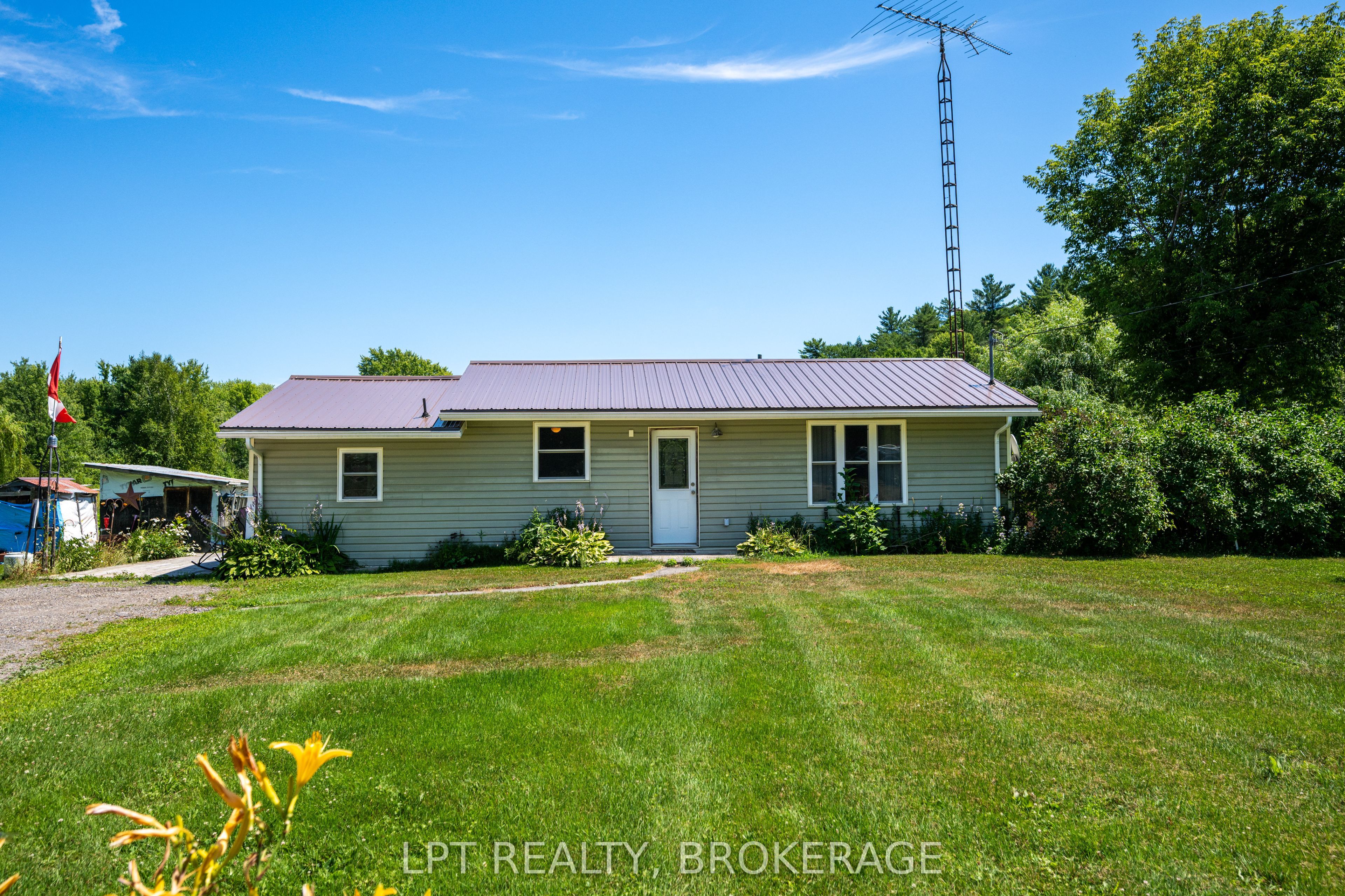743 Highway 15 Property Photo 2