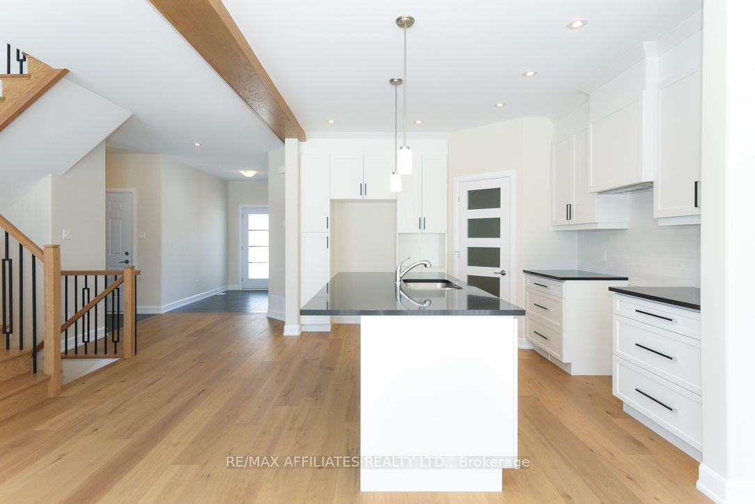 1055 Chablis Crescent Property Photo 10