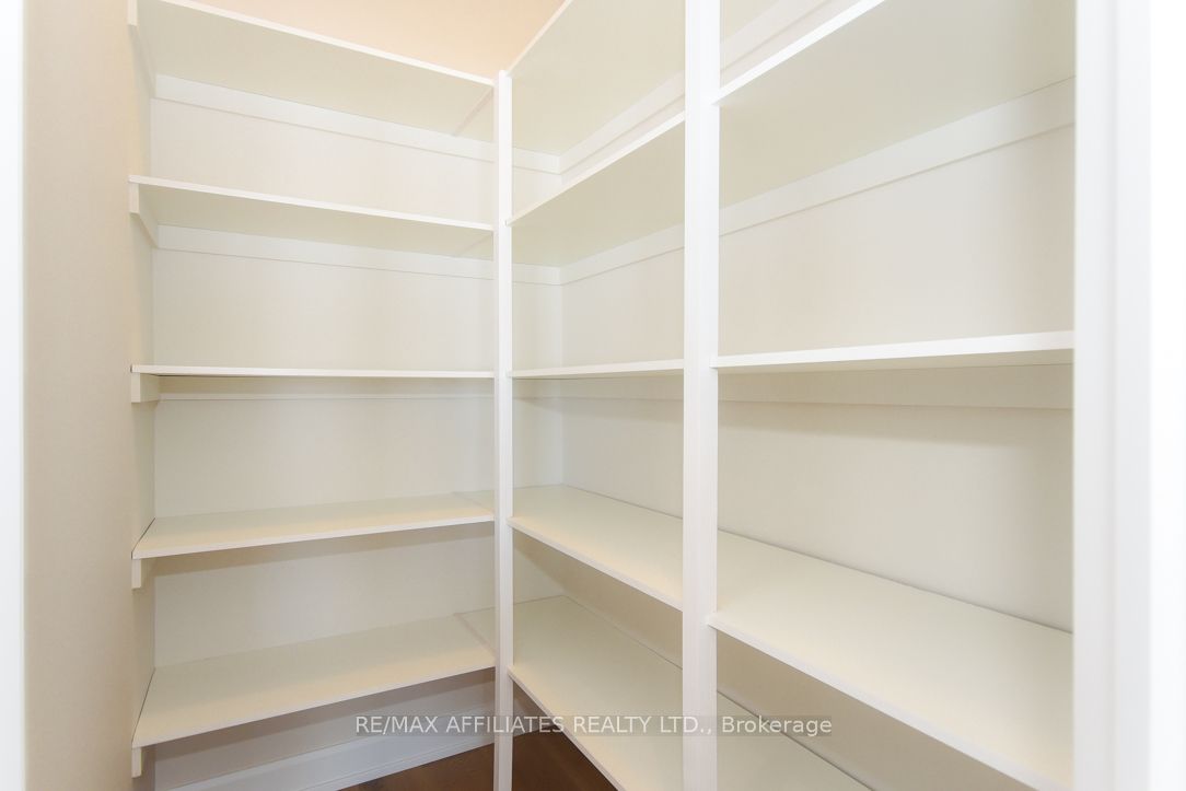 1055 Chablis Crescent Property Photo 12