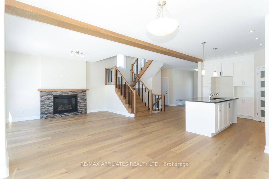 1055 Chablis Crescent Property Photo 15