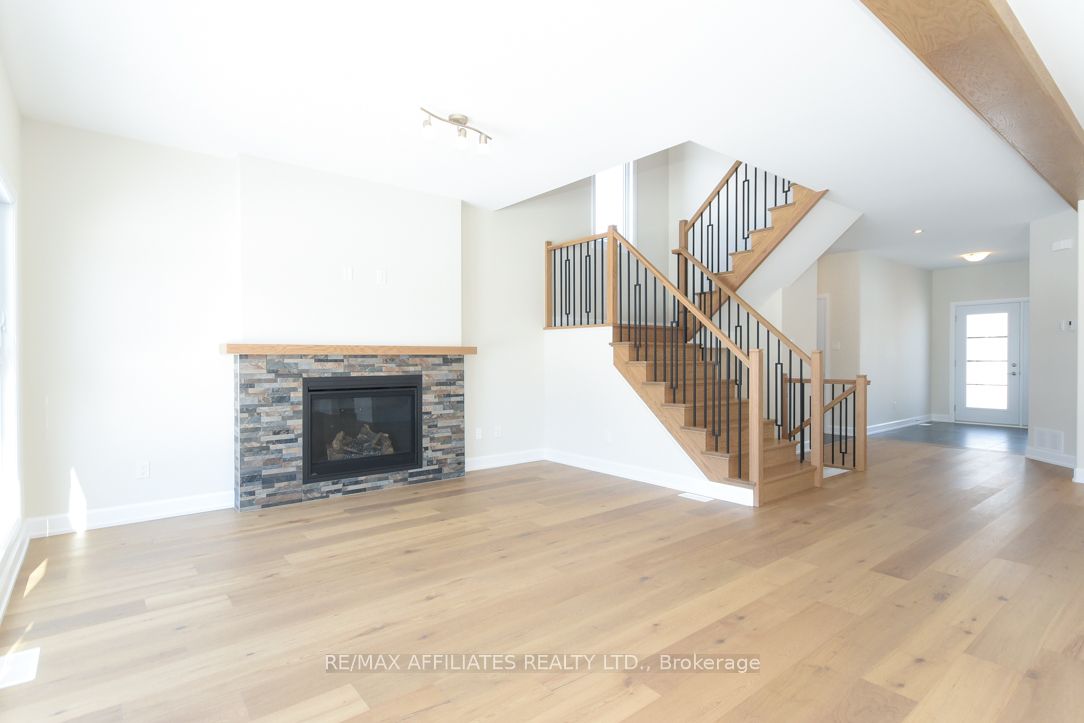 1055 Chablis Crescent Property Photo 16