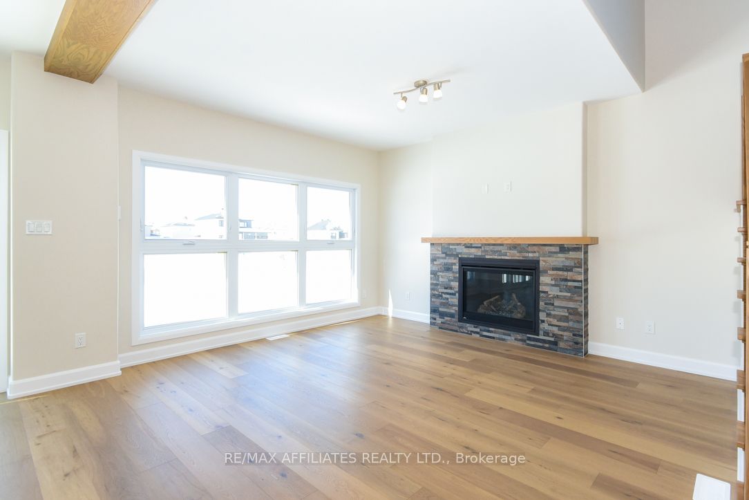1055 Chablis Crescent Property Photo 17