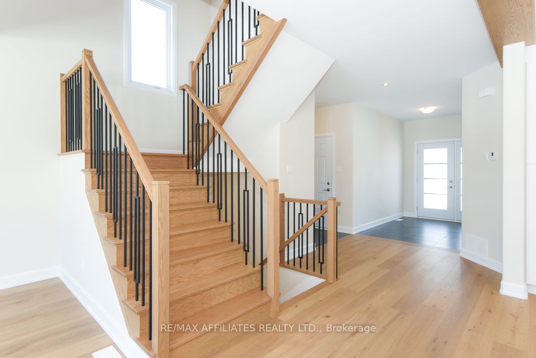 1055 Chablis Crescent Property Photo 19