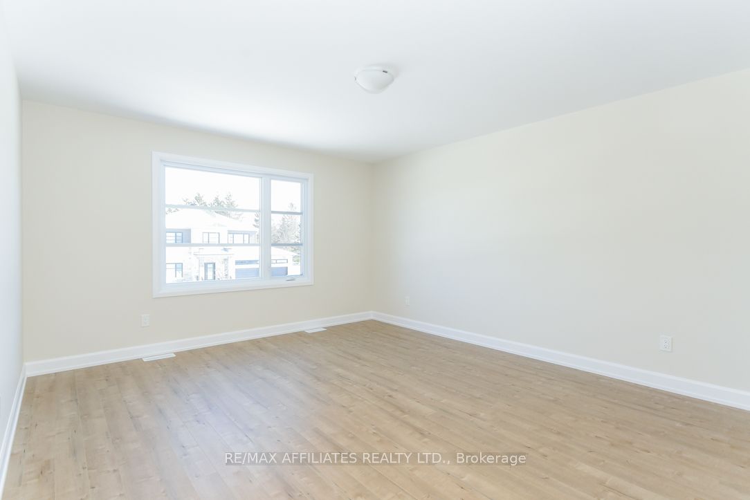 1055 Chablis Crescent Property Photo 24