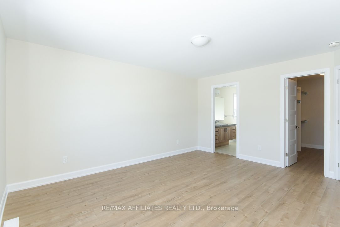 1055 Chablis Crescent Property Photo 25