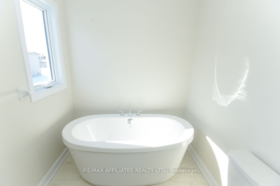 1055 Chablis Crescent Property Photo 30