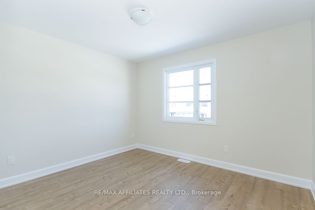 1055 Chablis Crescent Property Photo 32