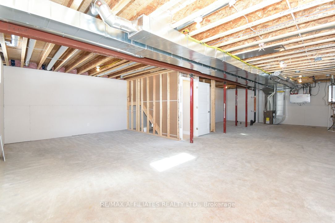 1055 Chablis Crescent Property Photo 37