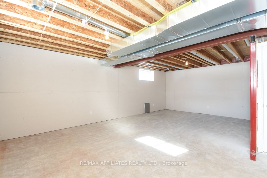 1055 Chablis Crescent Property Photo 38