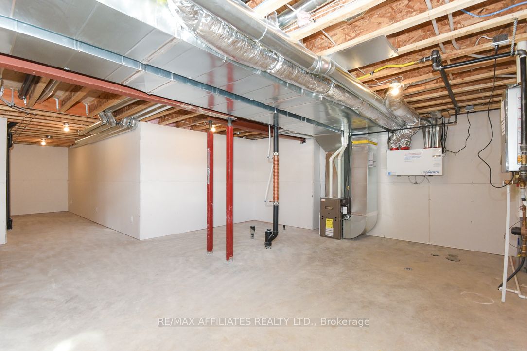 1055 Chablis Crescent Property Photo 39