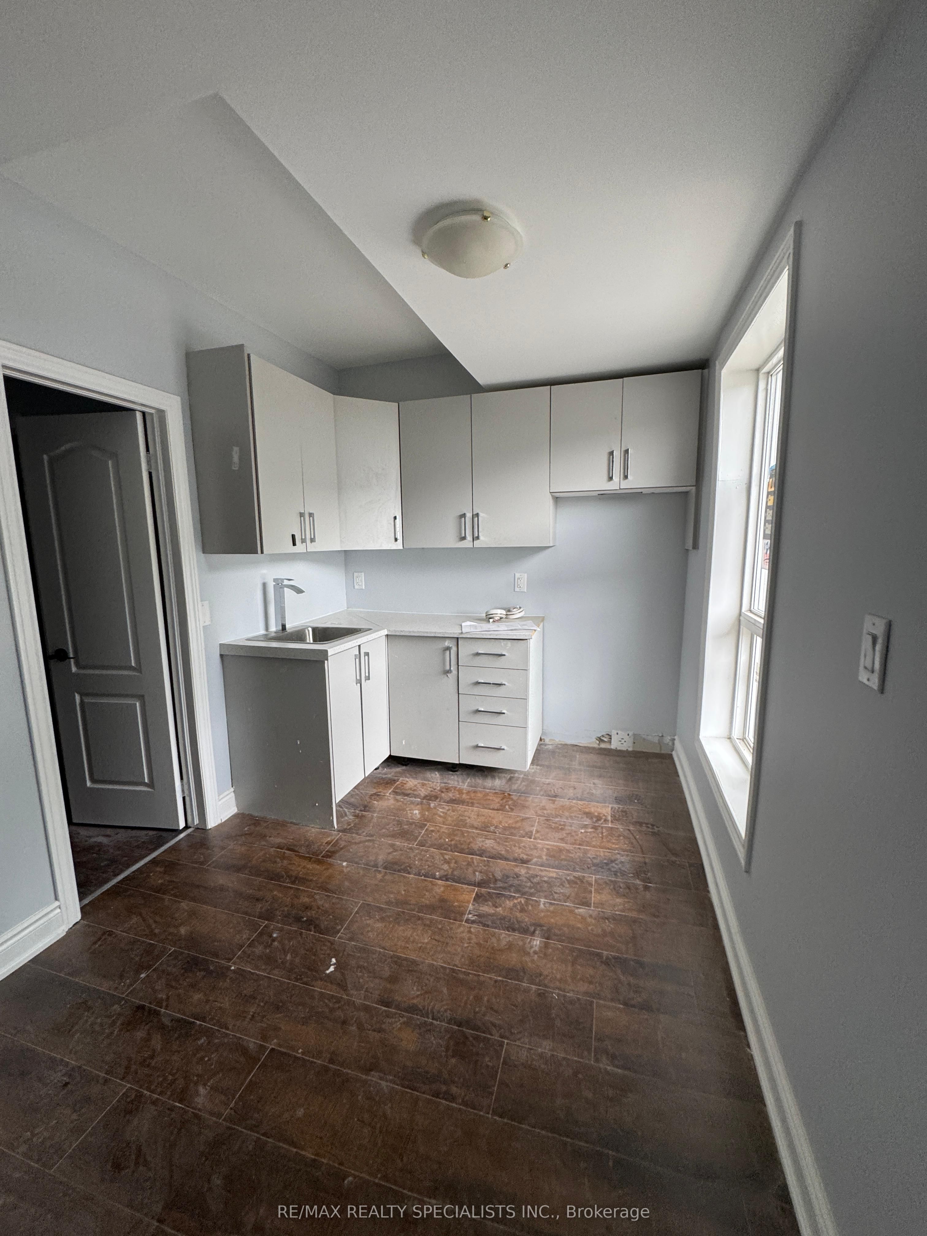 25 Park Hill Road W Property Photo 10