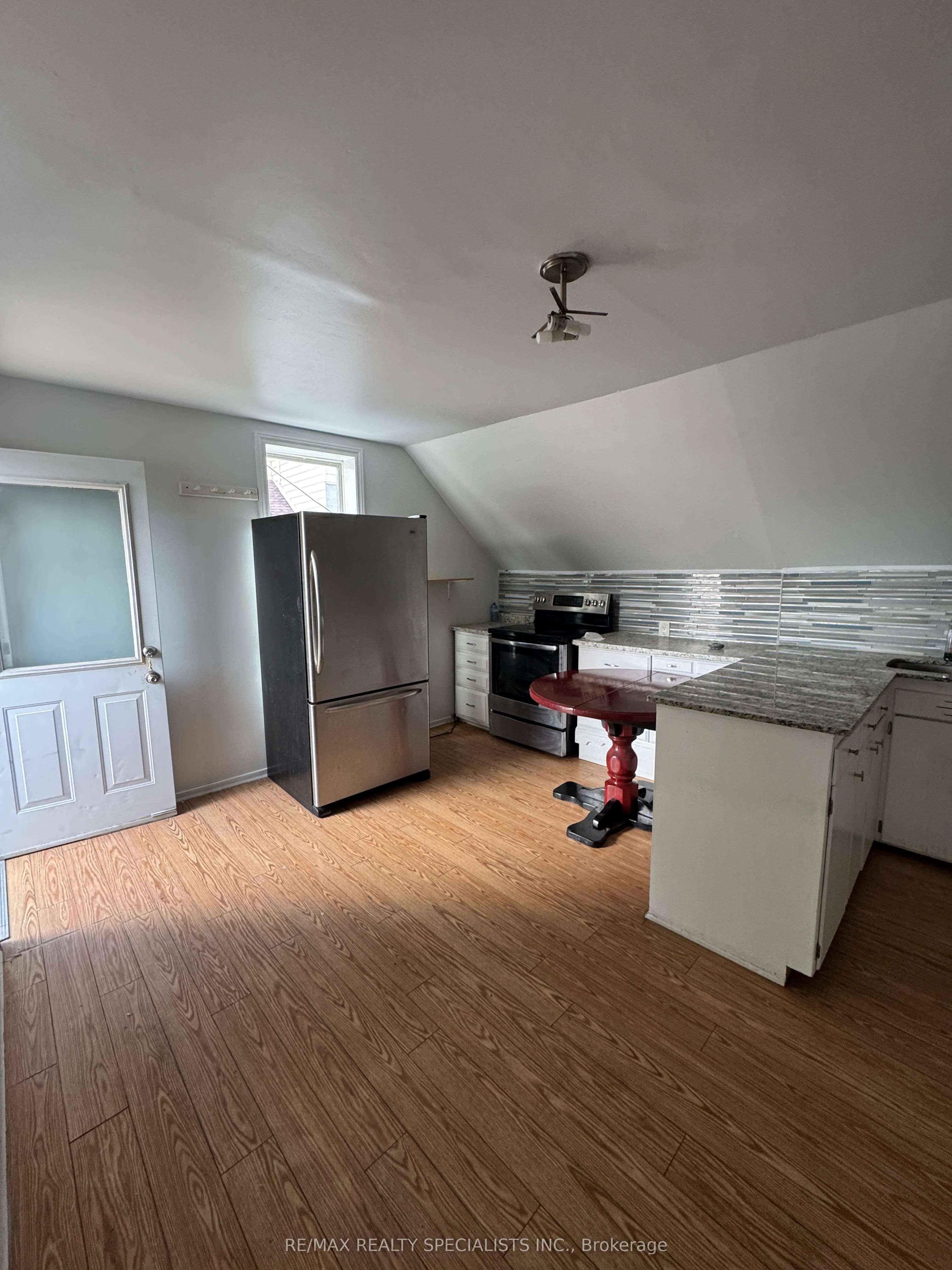 25 Park Hill Road W Property Photo 15