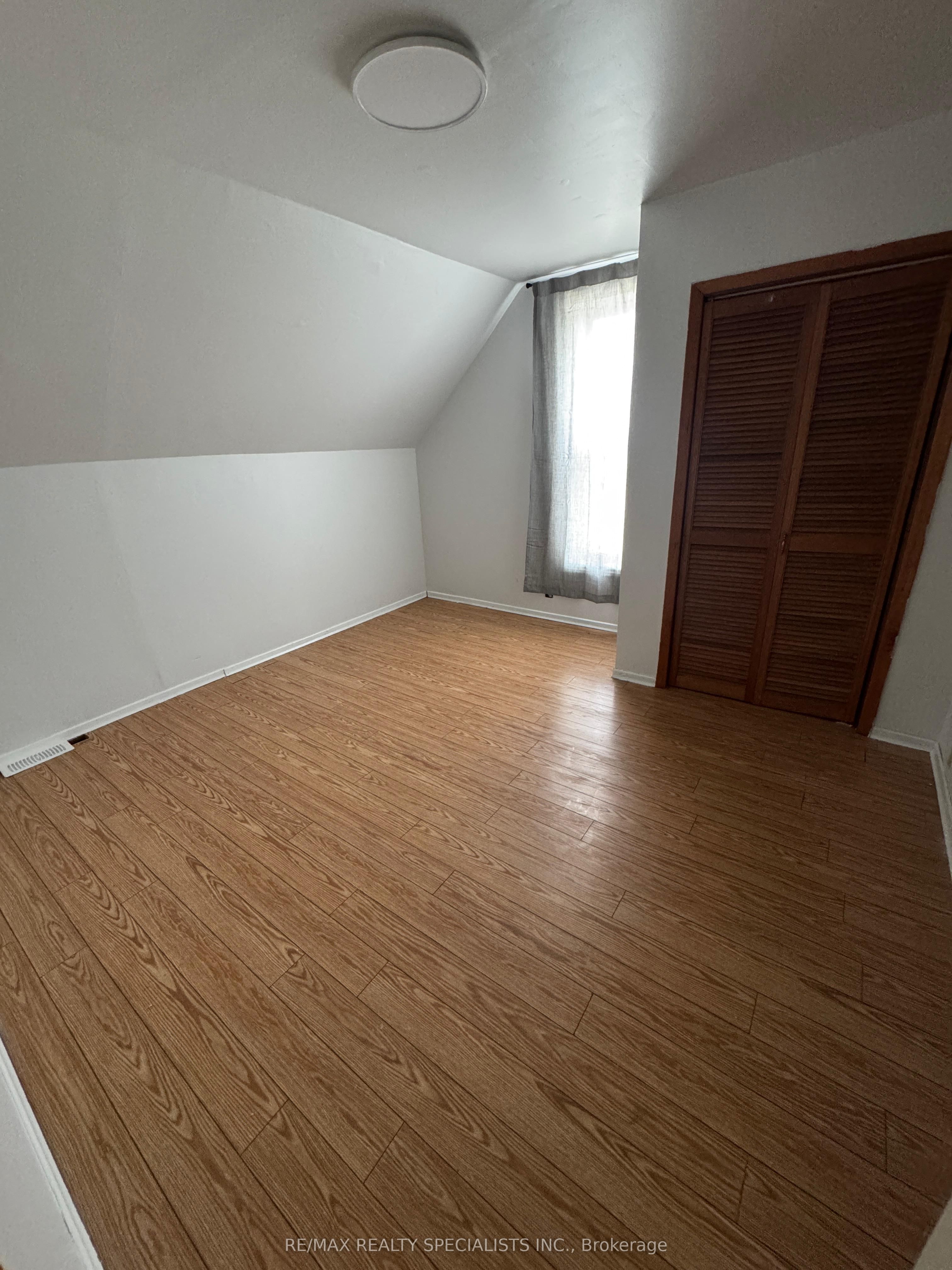 25 Park Hill Road W Property Photo 16