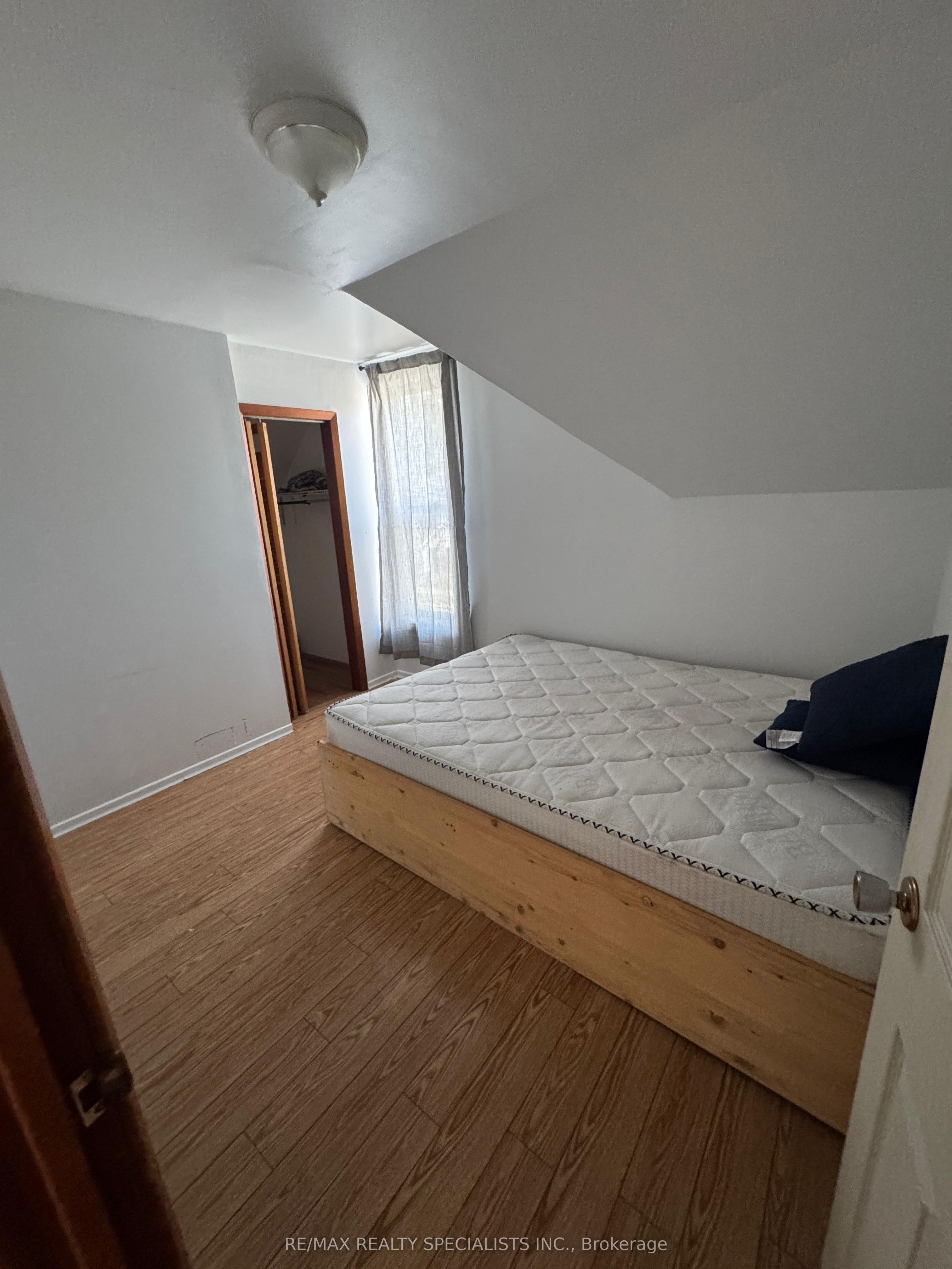 25 Park Hill Road W Property Photo 17