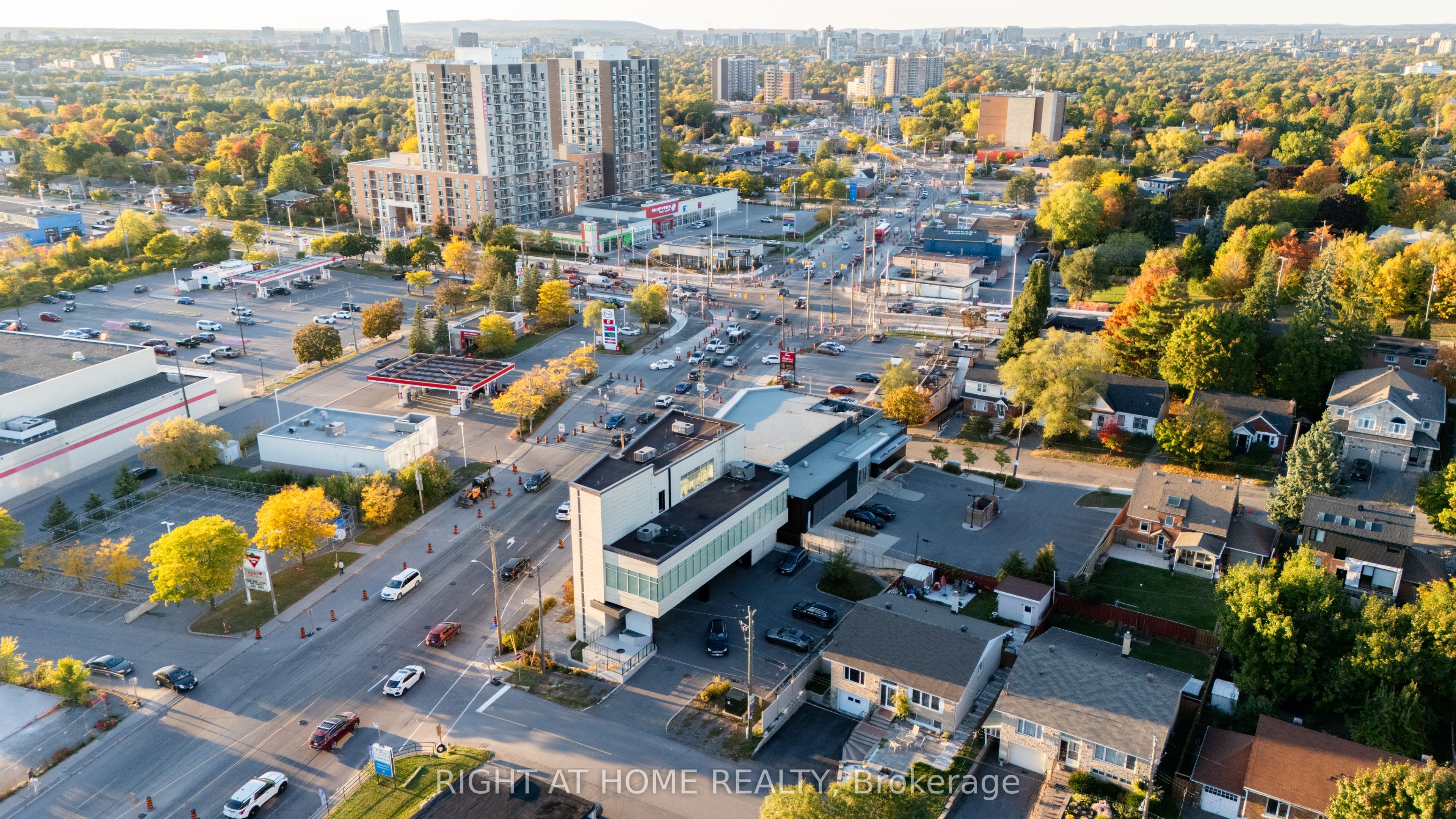 1637 Bank Street 101 Property Photo 3