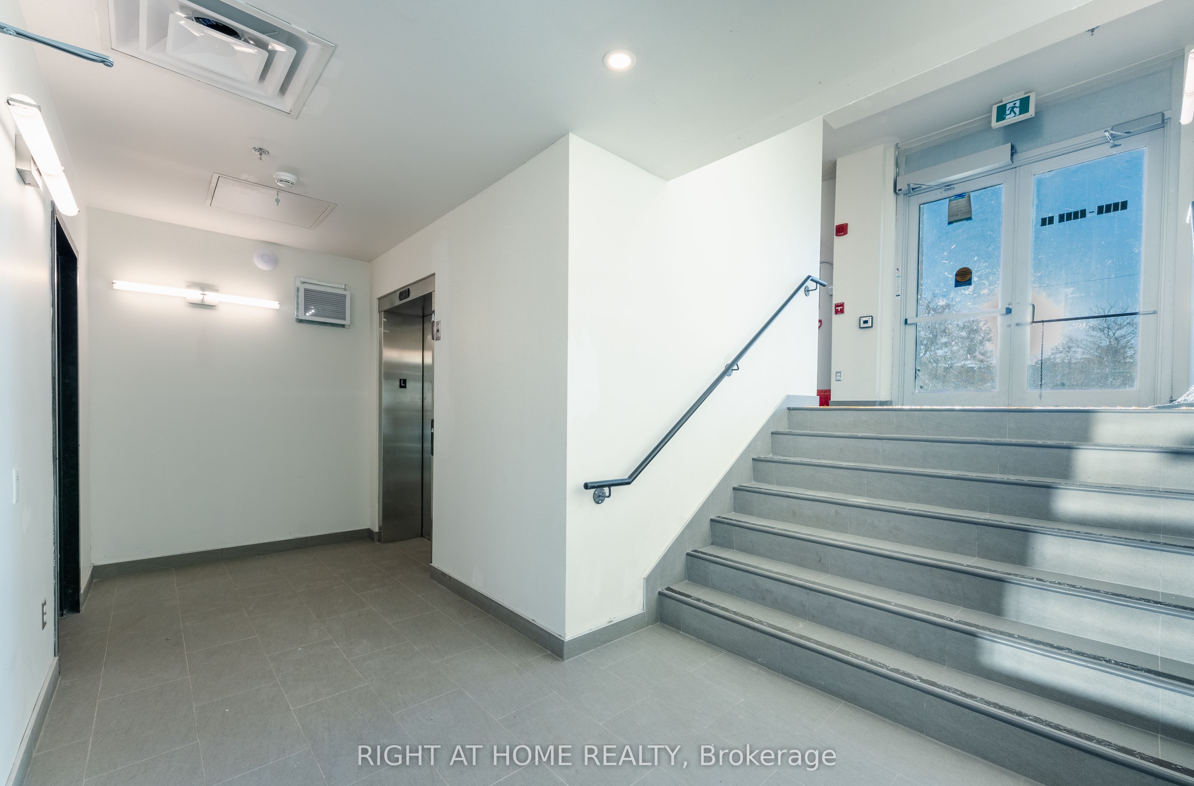 1637 Bank Street 101 Property Photo 9