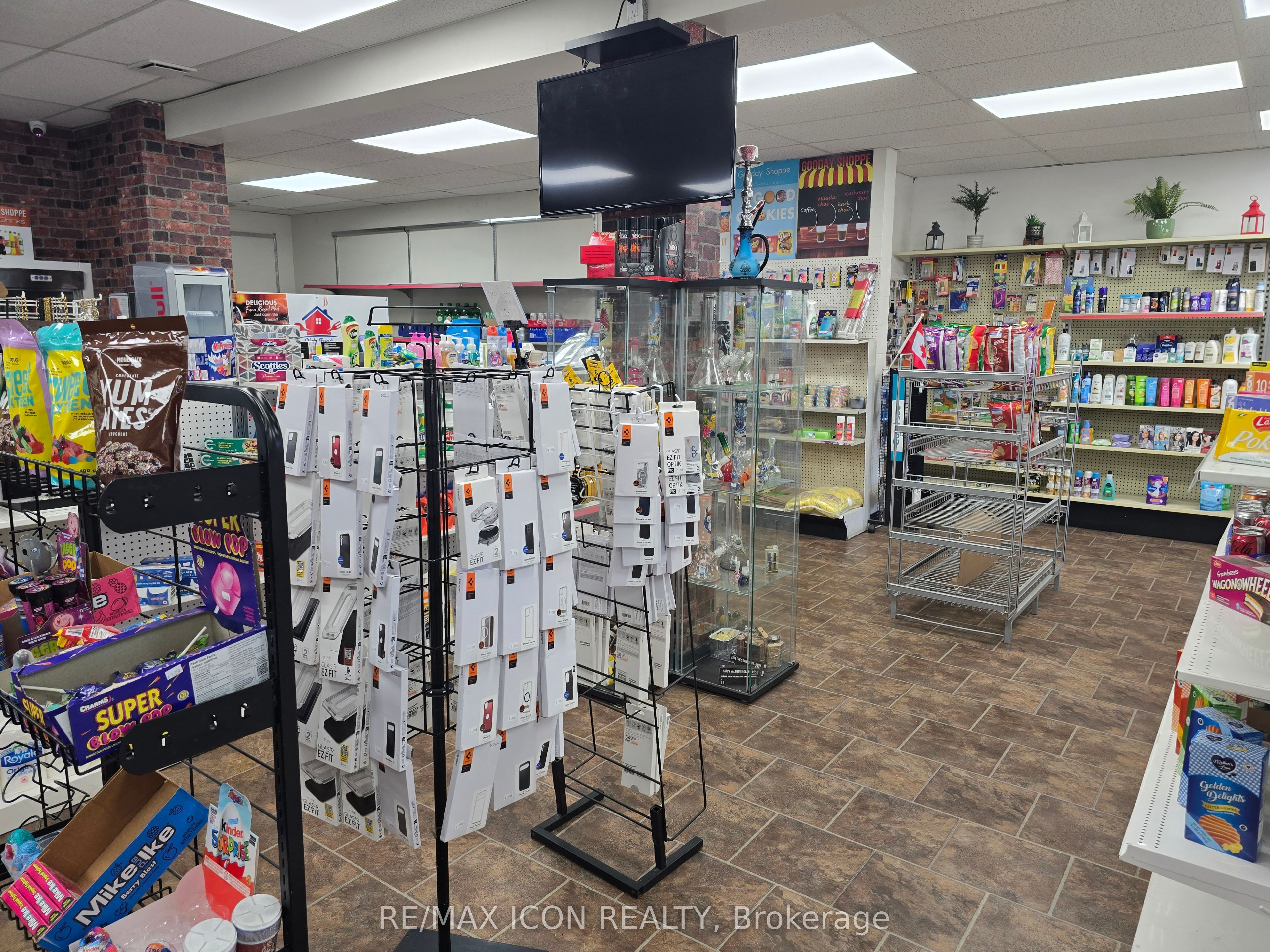 543 E Speedvale Avenue E Property Photo 6