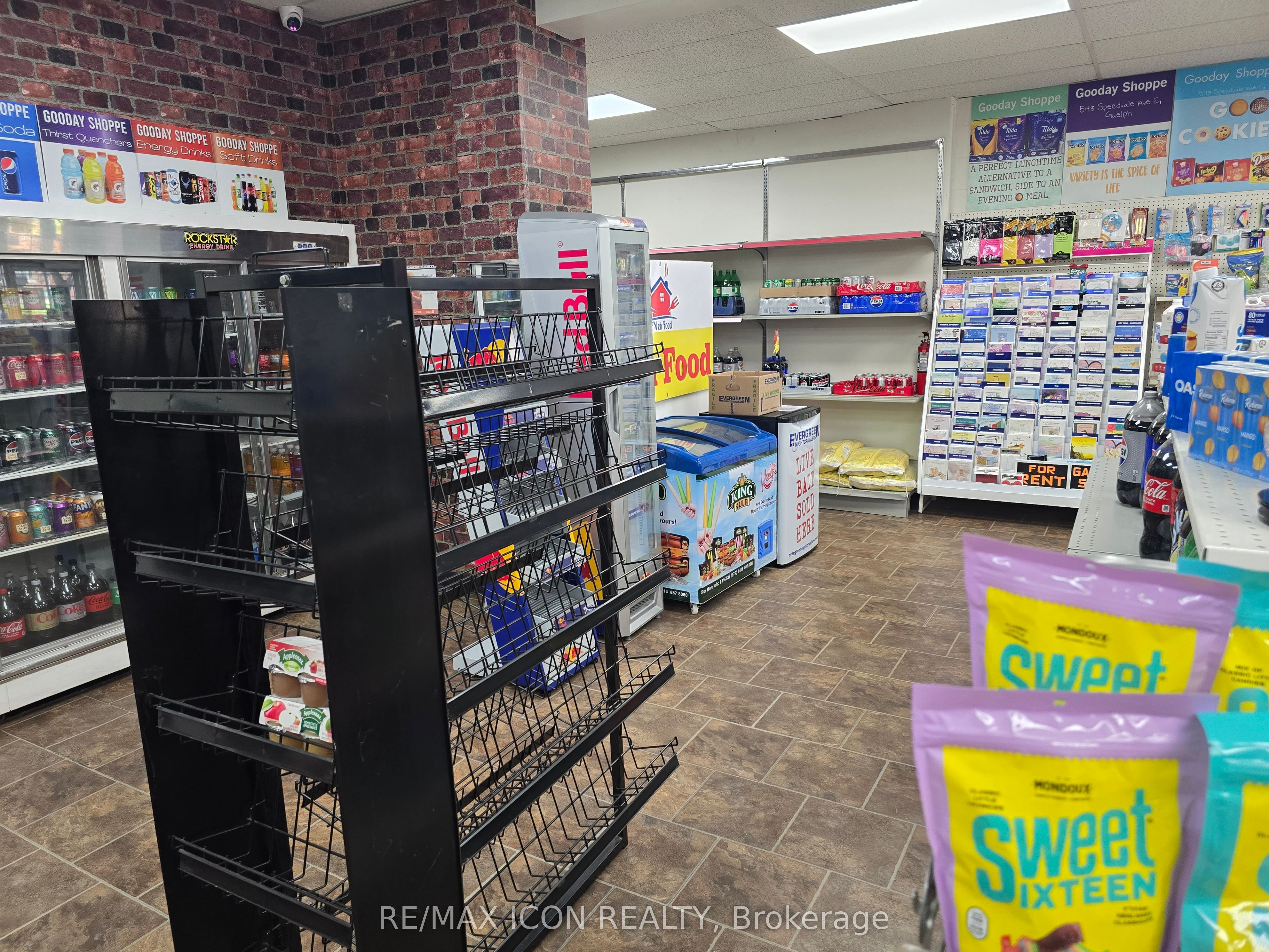 543 E Speedvale Avenue E Property Photo 8