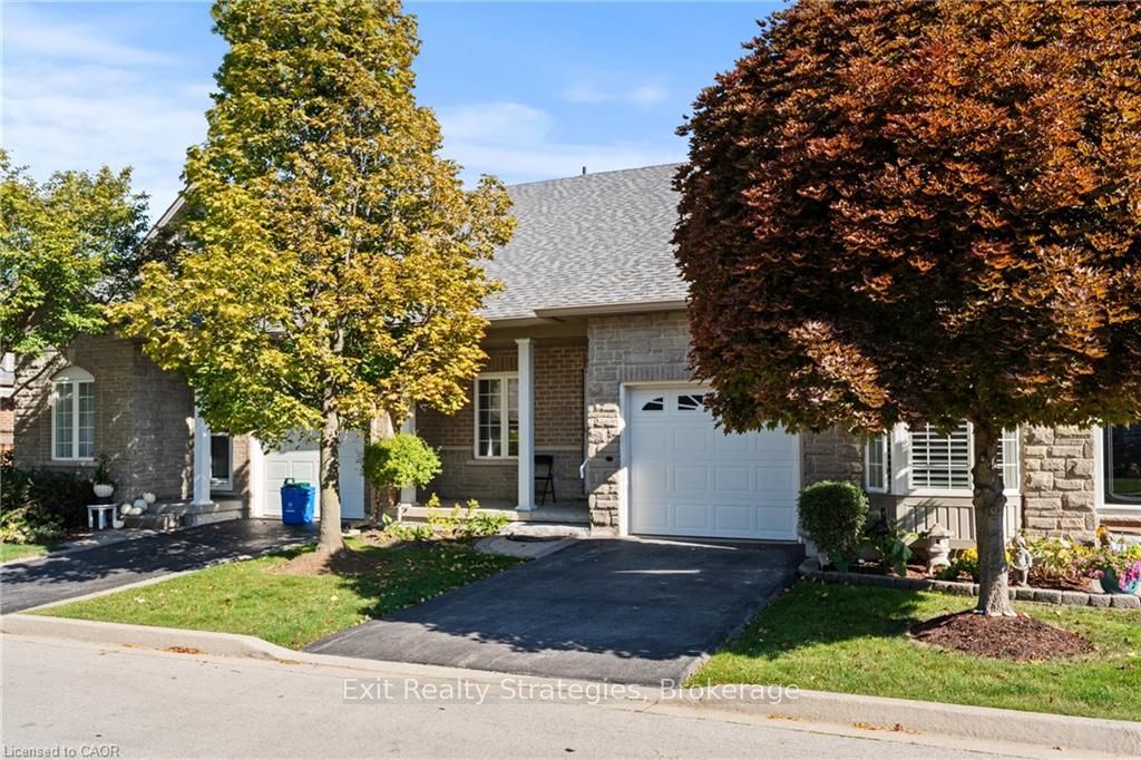 68 Hallmark Trail E 39 Property Photo 2