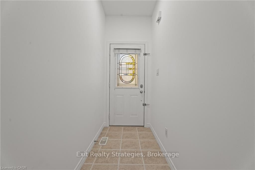 68 Hallmark Trail E 39 Property Photo 3