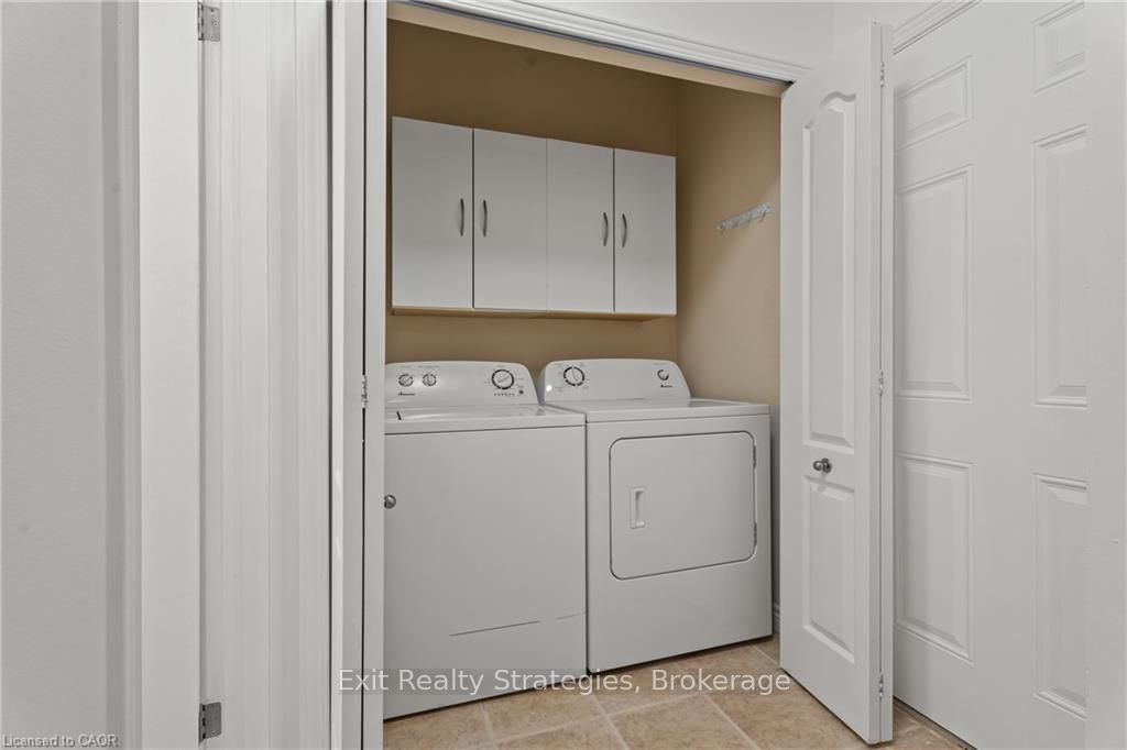 68 Hallmark Trail E 39 Property Photo 19