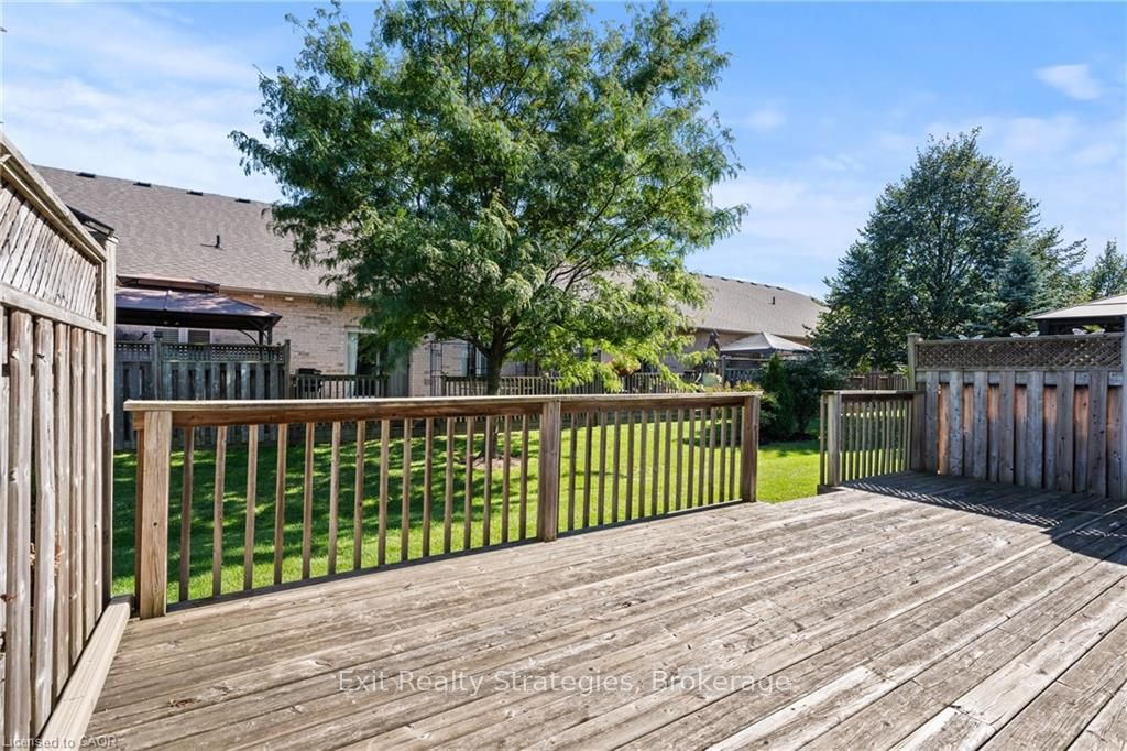 68 Hallmark Trail E 39 Property Photo 22