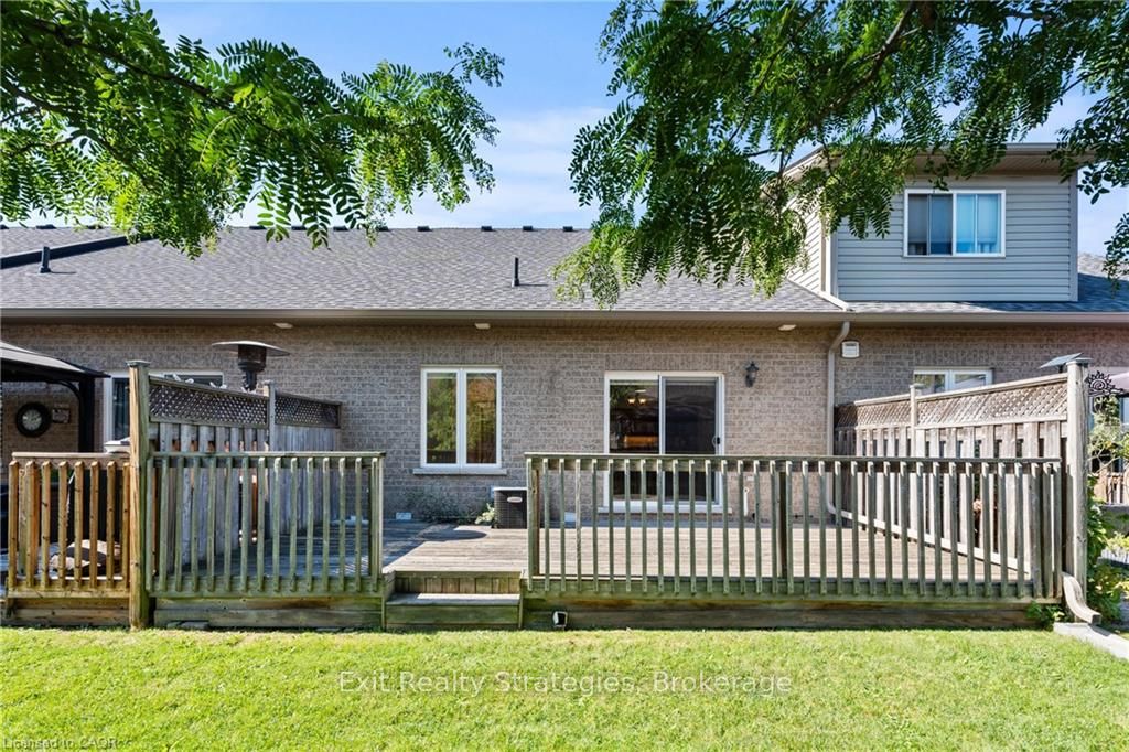 68 Hallmark Trail E 39 Property Photo 25