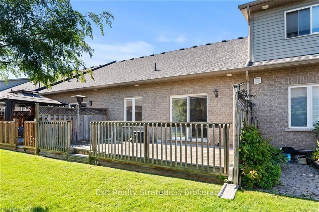 68 Hallmark Trail E 39 Property Photo 26