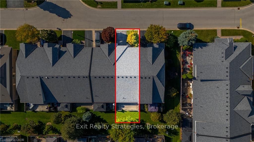 68 Hallmark Trail E 39 Property Photo 32