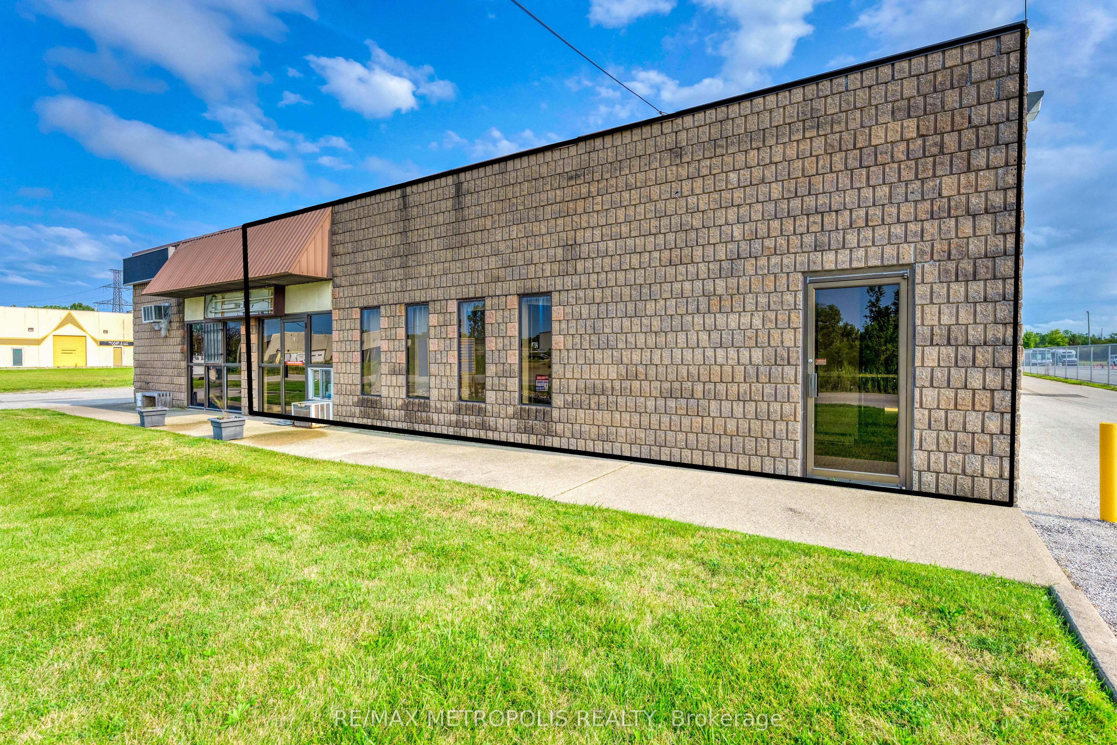 1173 Michener Road # 1 & 2 Property Photo 3