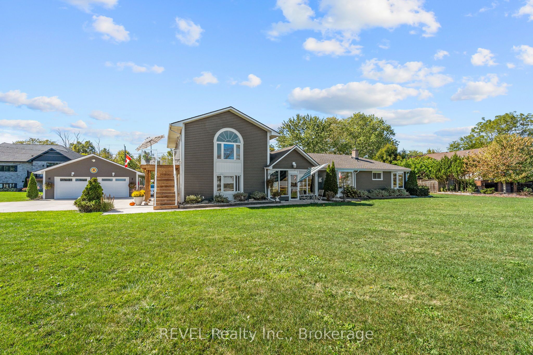 4099 Niagara Parkway Property Photo