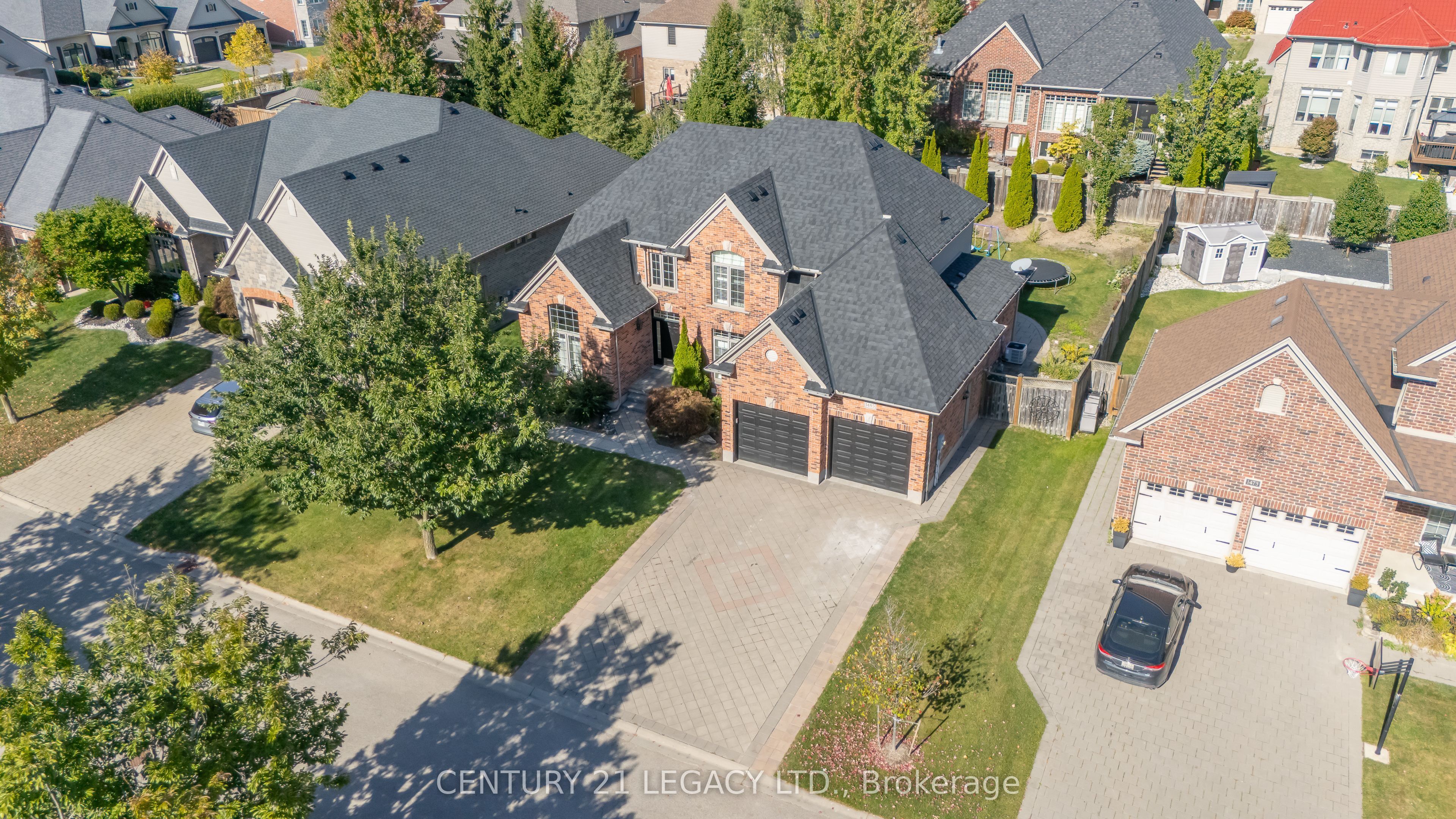 1485 Thornley Street Property Photo 4