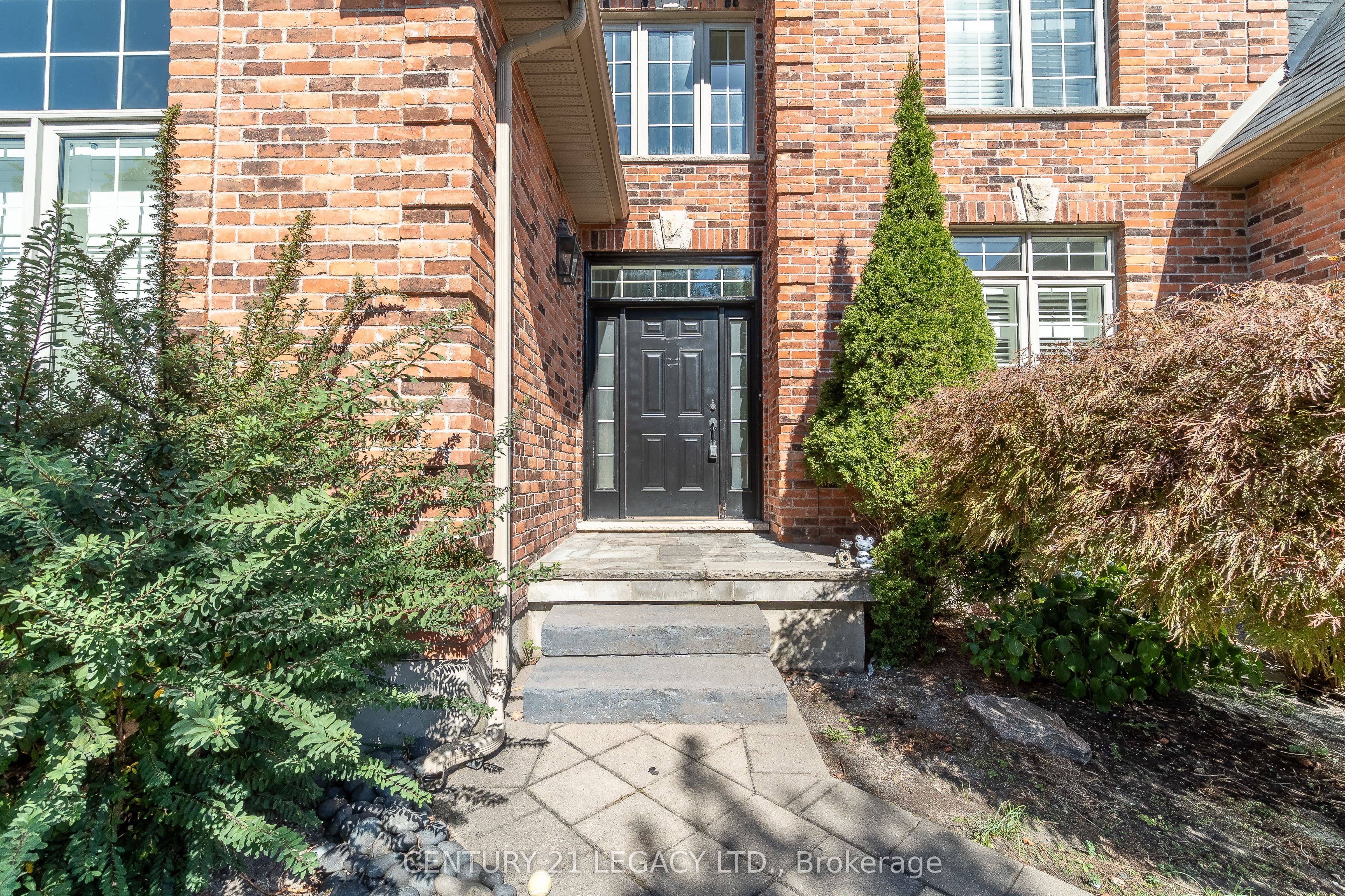 1485 Thornley Street Property Photo 7