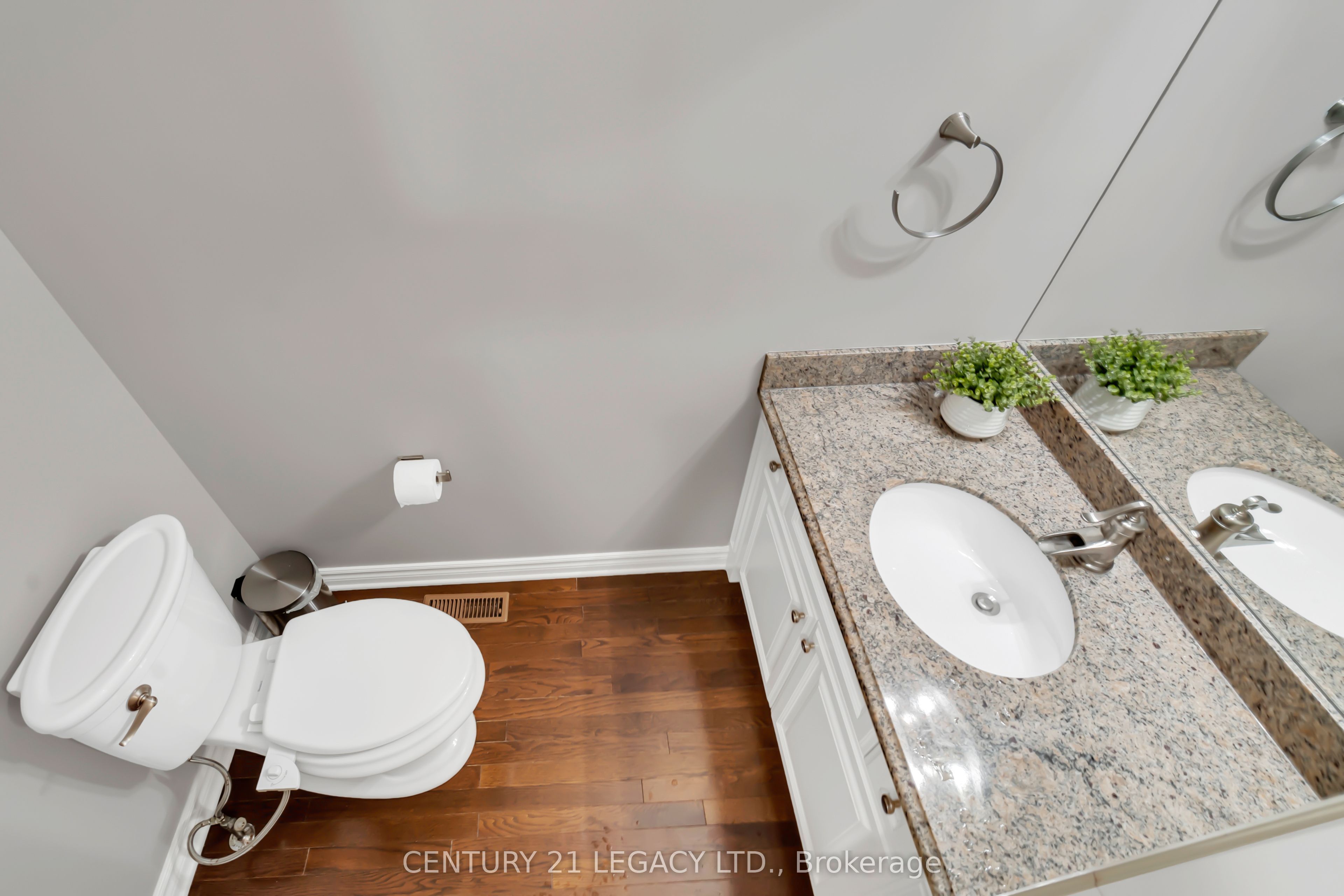 1485 Thornley Street Property Photo 13