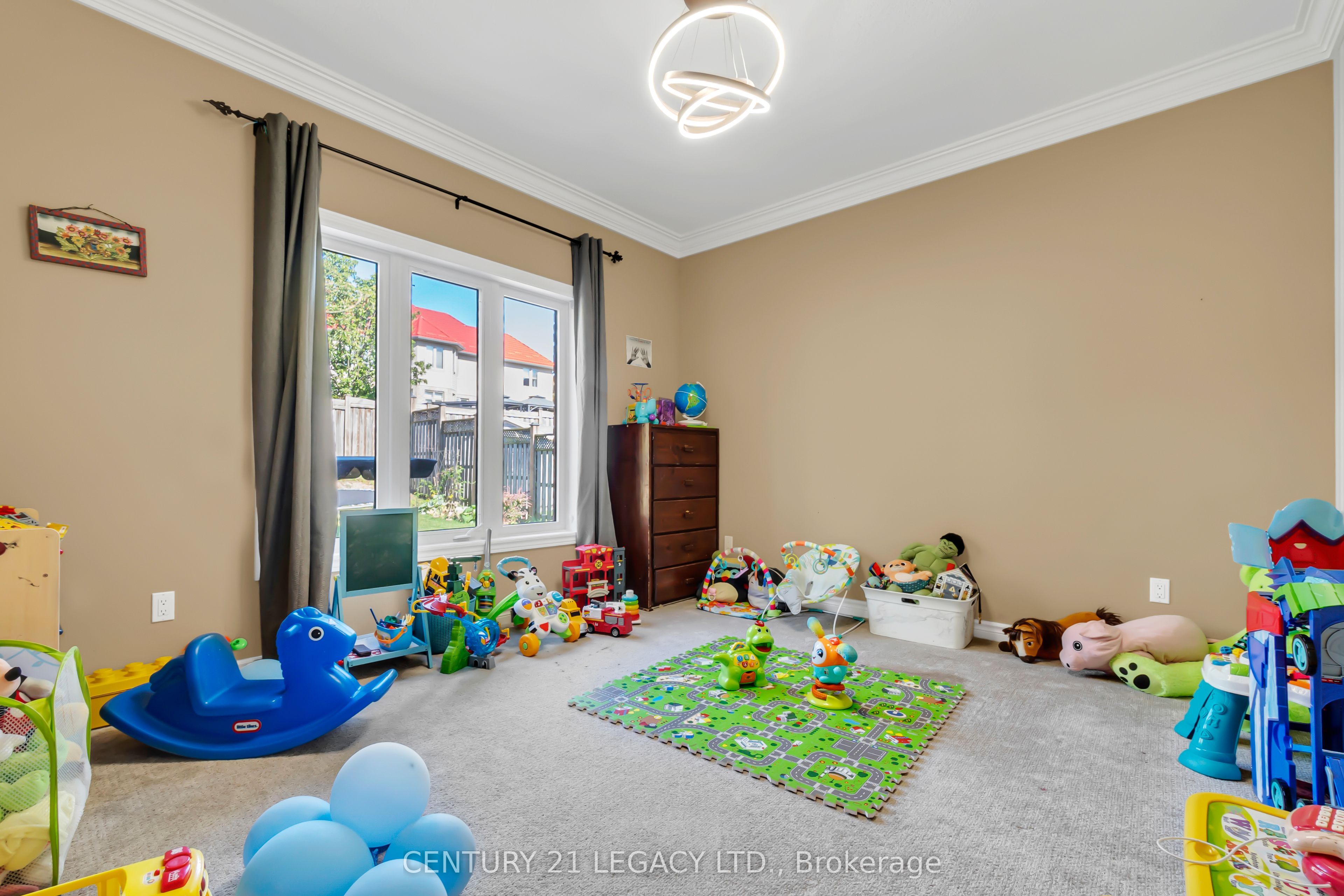 1485 Thornley Street Property Photo 15