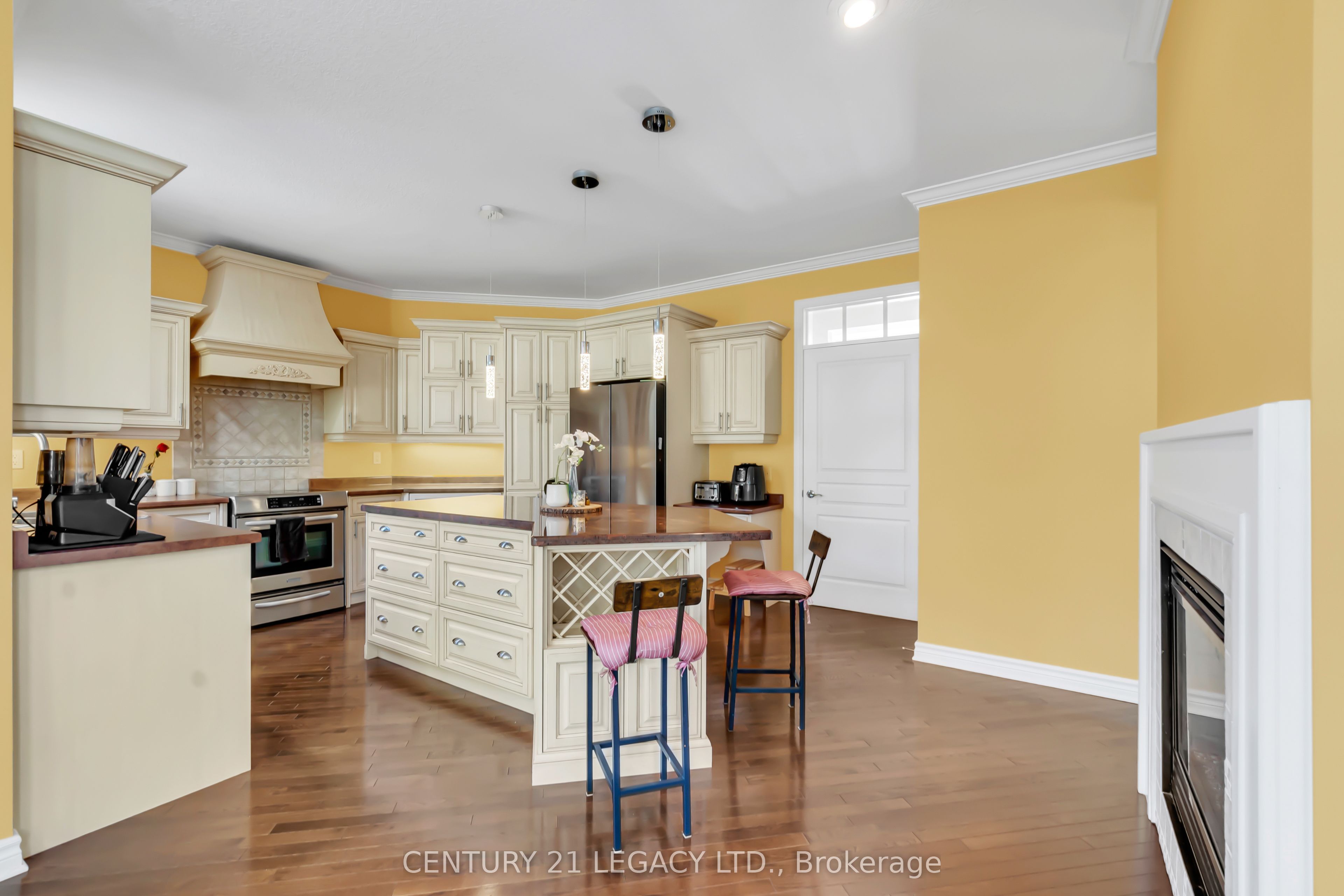 1485 Thornley Street Property Photo 16