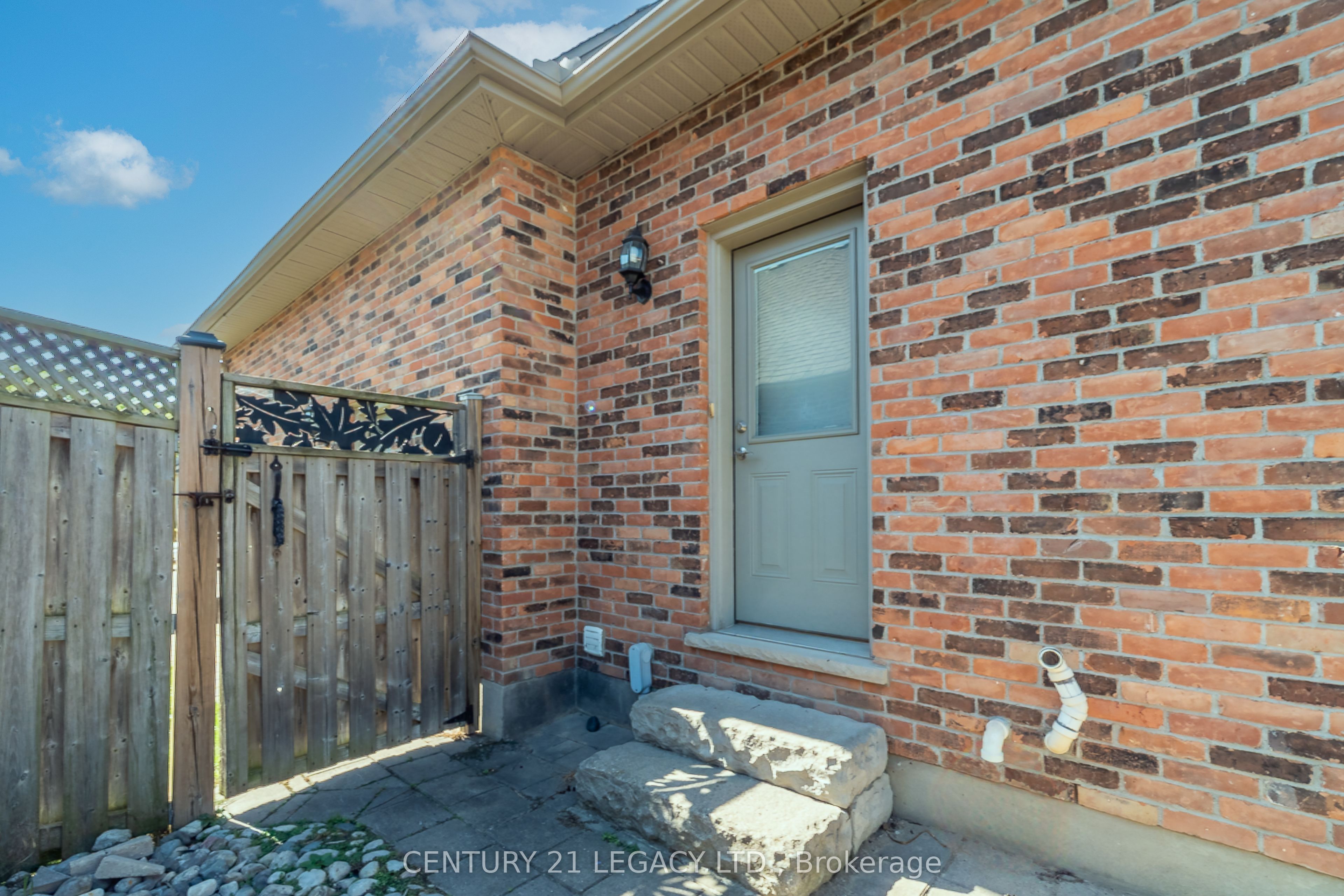 1485 Thornley Street Property Photo 21