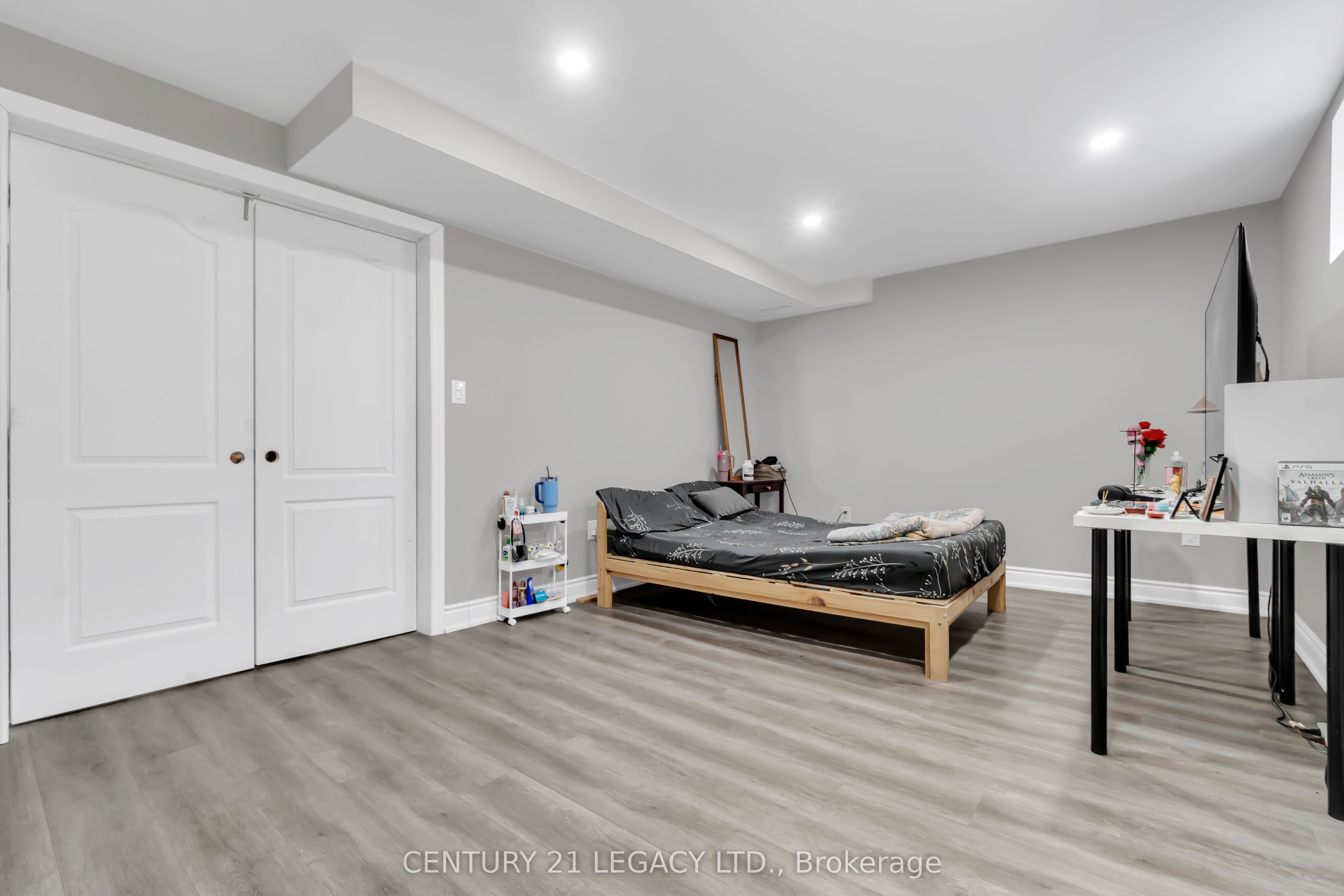 1485 Thornley Street Property Photo 22